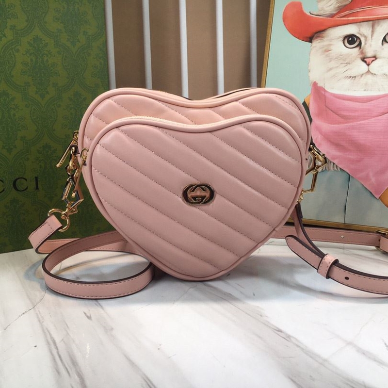 G*u*i round bags
